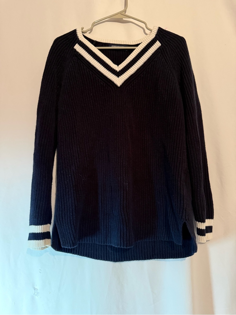 Jones New York Signature Sweater M Navy Ivory Varsity V Neck Nautical Preppy